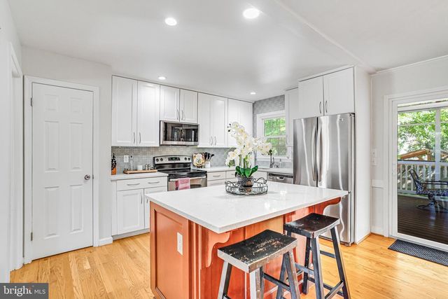 2002 HOOVER LN, Alexandria, VA 22308