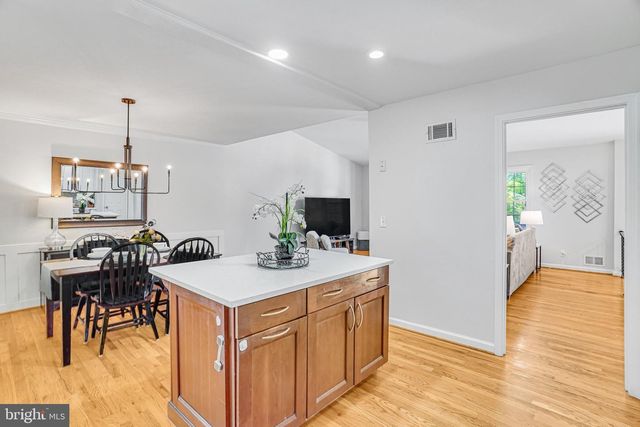 2002 HOOVER LN, Alexandria, VA 22308