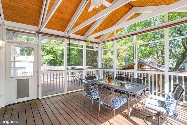 2002 HOOVER LN, Alexandria, VA 22308