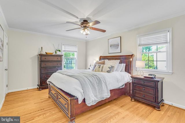 2002 HOOVER LN, Alexandria, VA 22308