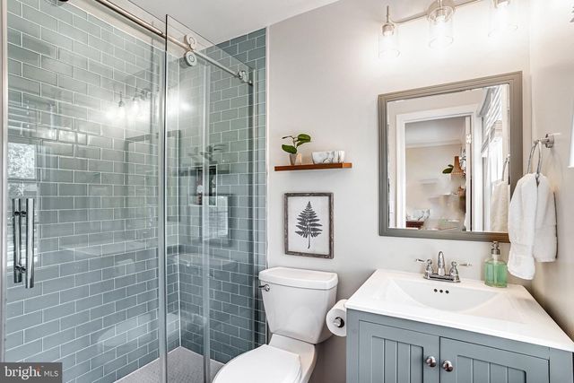 2002 HOOVER LN, Alexandria, VA 22308