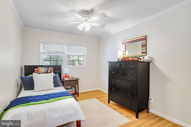 2002 HOOVER LN, Alexandria, VA 22308
