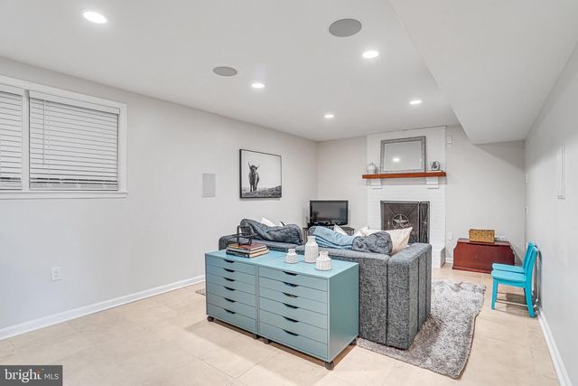 2002 HOOVER LN, Alexandria, VA 22308
