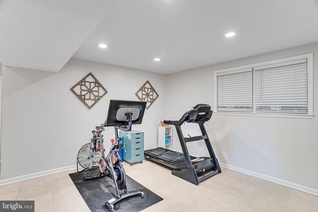 2002 HOOVER LN, Alexandria, VA 22308