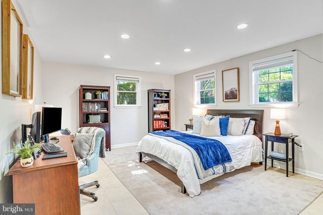 2002 HOOVER LN, Alexandria, VA 22308