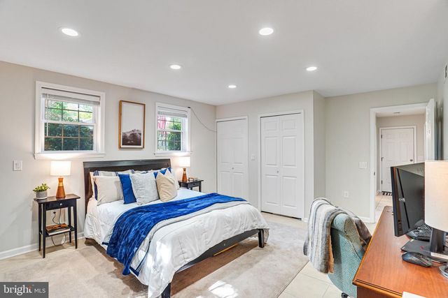 2002 HOOVER LN, Alexandria, VA 22308