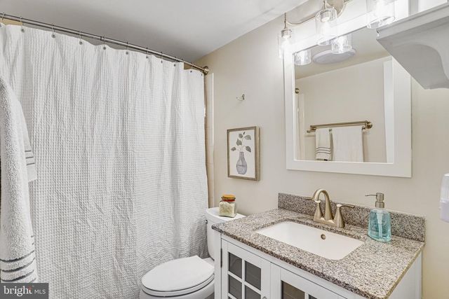 2002 HOOVER LN, Alexandria, VA 22308