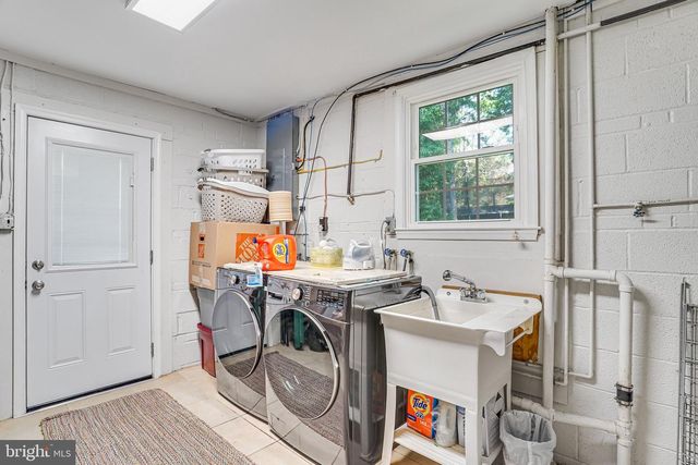 2002 HOOVER LN, Alexandria, VA 22308