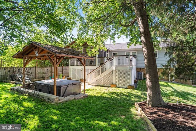 2002 HOOVER LN, Alexandria, VA 22308