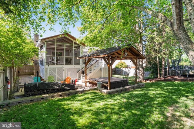 2002 HOOVER LN, Alexandria, VA 22308