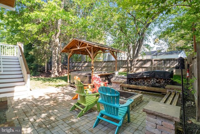 2002 HOOVER LN, Alexandria, VA 22308