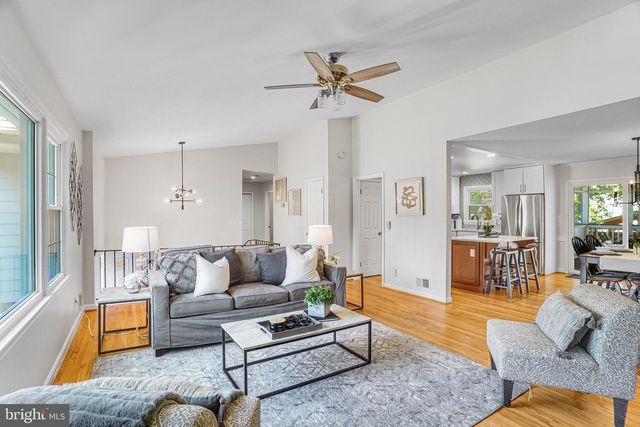 2002 HOOVER LN, Alexandria, VA 22308