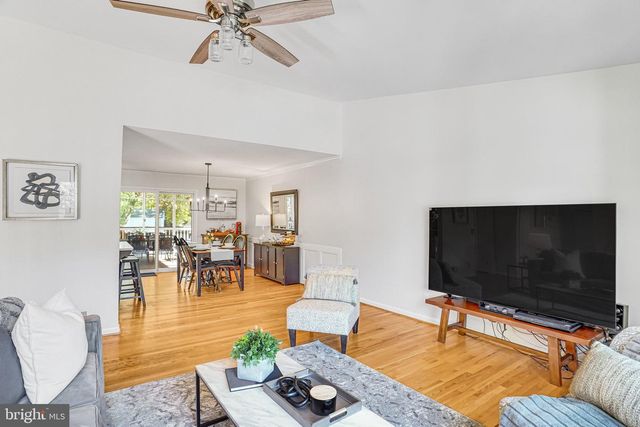 2002 HOOVER LN, Alexandria, VA 22308