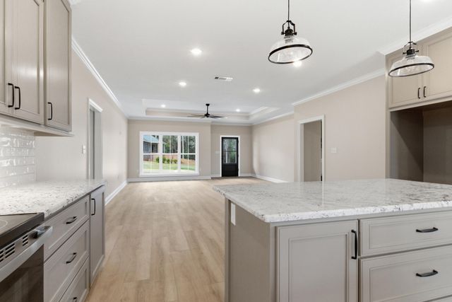 7 Saint Augustine Ave., Hattiesburg, MS 39402