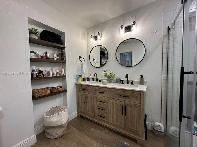 7003 NW 40th Pl, Coral Springs, FL 33065