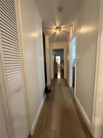 7003 NW 40th Pl, Coral Springs, FL 33065