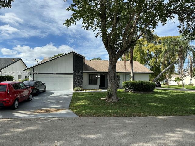 7003 NW 40th Pl, Coral Springs, FL 33065