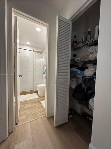 7003 NW 40th Pl, Coral Springs, FL 33065