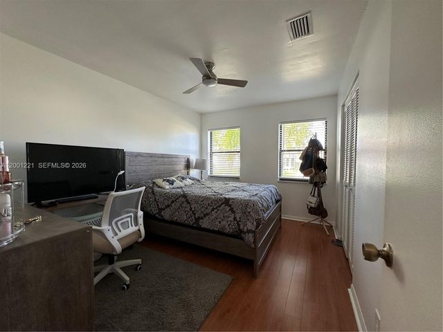 7003 NW 40th Pl, Coral Springs, FL 33065