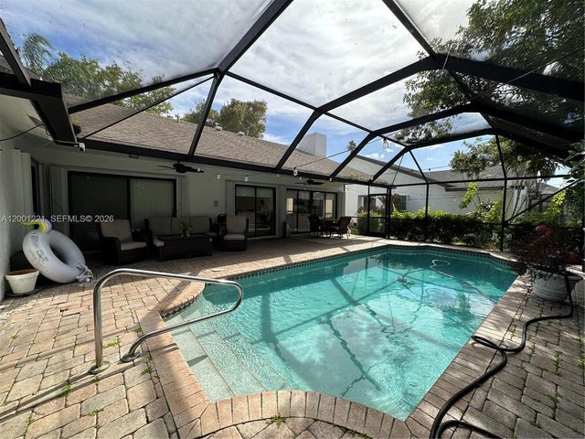 7003 NW 40th Pl, Coral Springs, FL 33065