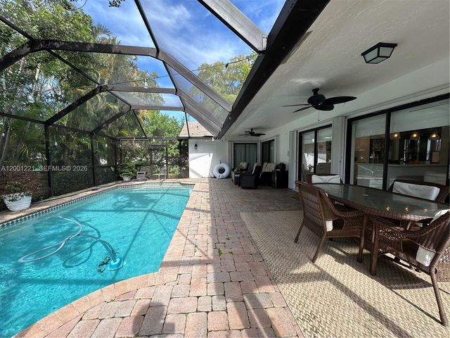 7003 NW 40th Pl, Coral Springs, FL 33065