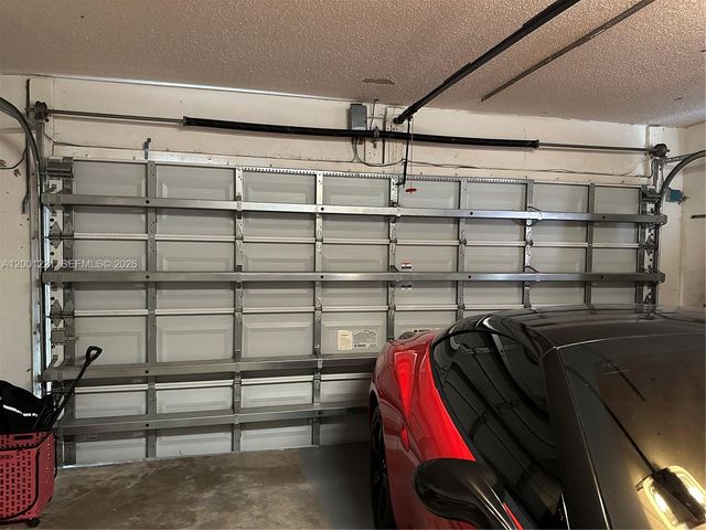 7003 NW 40th Pl, Coral Springs, FL 33065