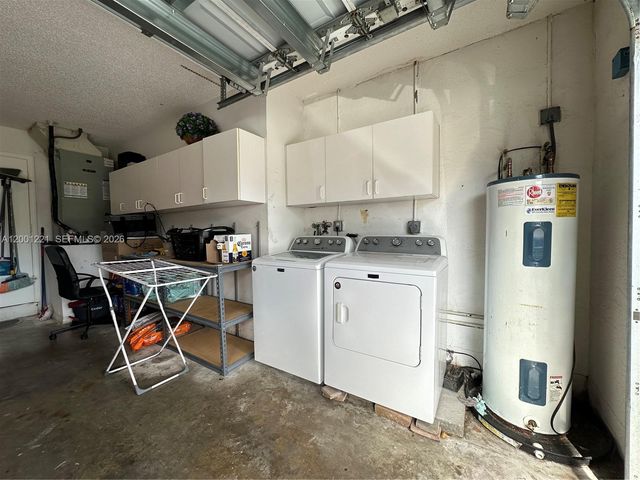 7003 NW 40th Pl, Coral Springs, FL 33065