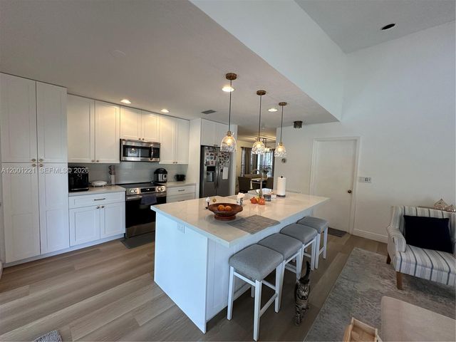 7003 NW 40th Pl, Coral Springs, FL 33065