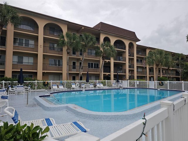 2525 W BAY DRIVE C12, Belleair Bluffs, FL 33770