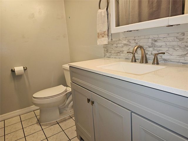 2525 W BAY DRIVE C12, Belleair Bluffs, FL 33770