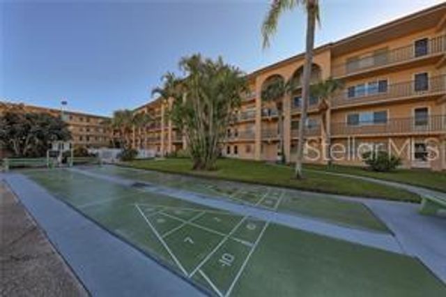 2525 W BAY DRIVE C12, Belleair Bluffs, FL 33770