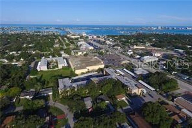 2525 W BAY DRIVE C12, Belleair Bluffs, FL 33770