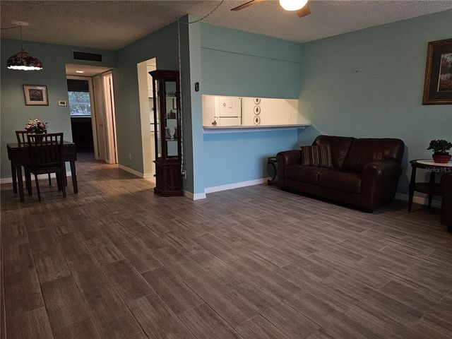 2525 W BAY DRIVE C12, Belleair Bluffs, FL 33770