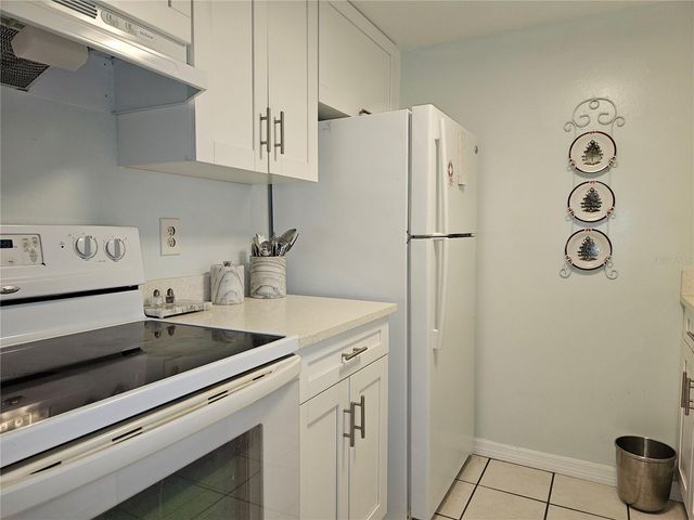 2525 W BAY DRIVE C12, Belleair Bluffs, FL 33770