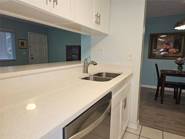 2525 W BAY DRIVE C12, Belleair Bluffs, FL 33770