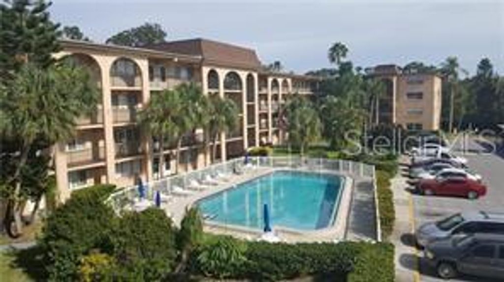 2525 W BAY DRIVE C12, Belleair Bluffs, FL 33770