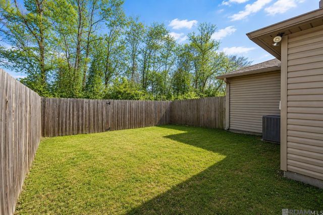 2948 S Roth Ave, Gonzales, LA 70737