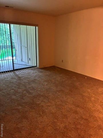 18403 University Park Dr Drive, Livonia, MI 48152