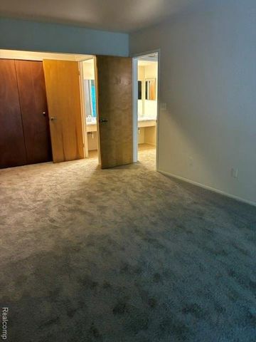 18403 University Park Dr Drive, Livonia, MI 48152