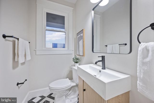 1010 LEEDS AVE, Baltimore, MD 21229