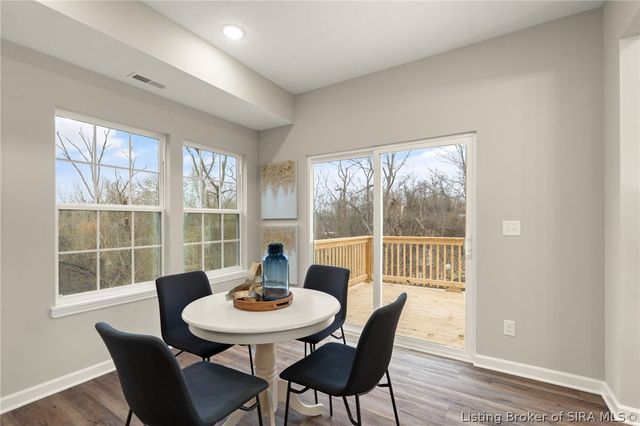 545 W Kenwood Avenue, Clarksville, IN 47129