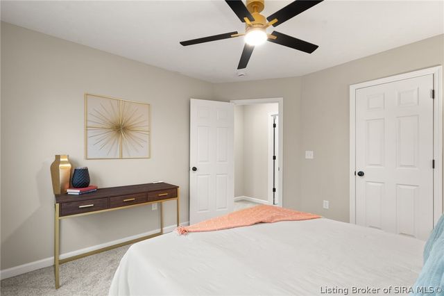 545 W Kenwood Avenue, Clarksville, IN 47129