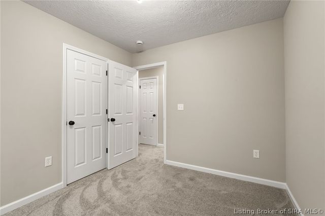 545 W Kenwood Avenue, Clarksville, IN 47129