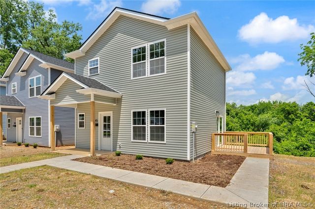 545 W Kenwood Avenue, Clarksville, IN 47129
