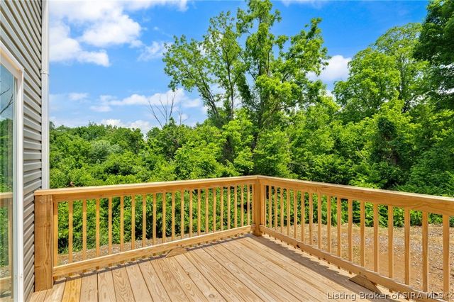 545 W Kenwood Avenue, Clarksville, IN 47129