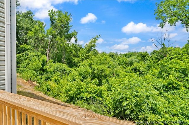 545 W Kenwood Avenue, Clarksville, IN 47129