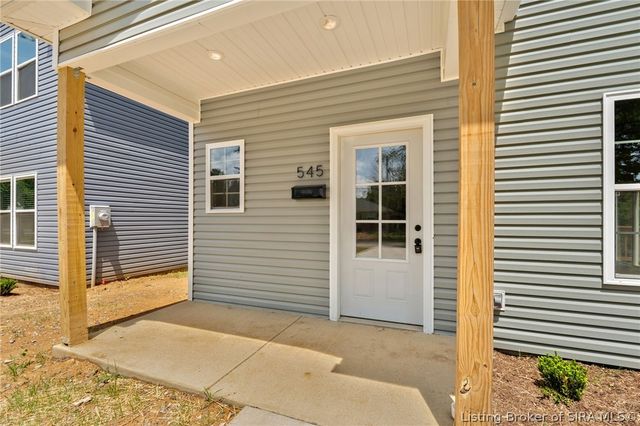 545 W Kenwood Avenue, Clarksville, IN 47129
