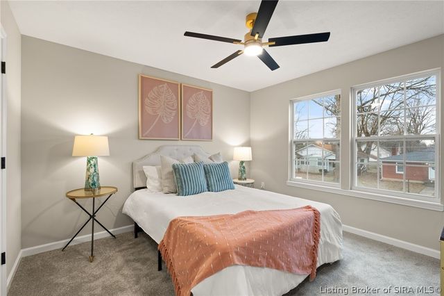 545 W Kenwood Avenue, Clarksville, IN 47129