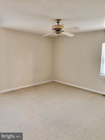 3100 BLACK HICKORY DR, Falls Church, VA 22042
