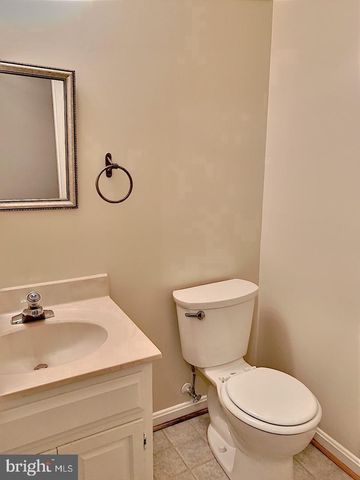 3100 BLACK HICKORY DR, Falls Church, VA 22042